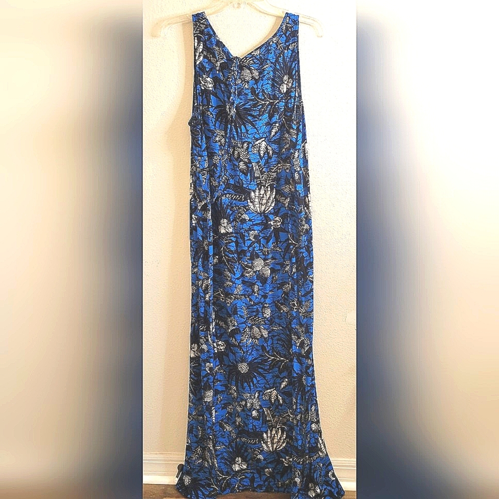 Two by Vince Camuto long maxi dress 100% rayon